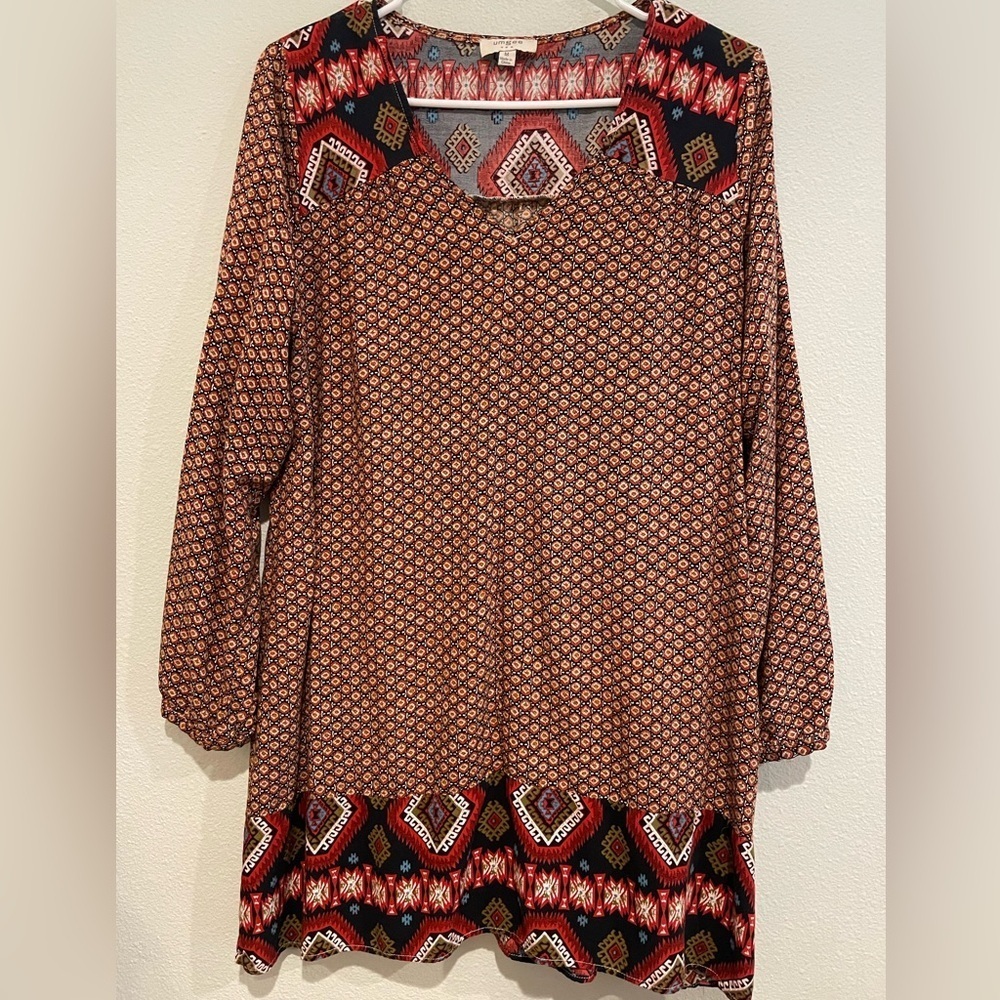 Women’s Umgee Tunic Blouse in Aztec Print Size M